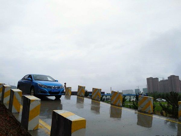 平?jīng)鲢葱履茉闯鲎馄嚬緡?yán)格組織開展首批駕駛員崗前培訓(xùn)工作(圖2) 平?jīng)鲢葱履茉闯鲎馄嚬緡?yán)格組織開展首批駕駛員崗前培訓(xùn)工作(圖2)