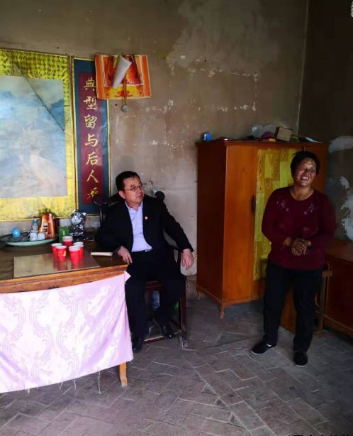 平?jīng)鲢垂鹃_展“踐行初心使命，助推脫貧攻堅(jiān)”主題黨日活動(dòng)(圖2)