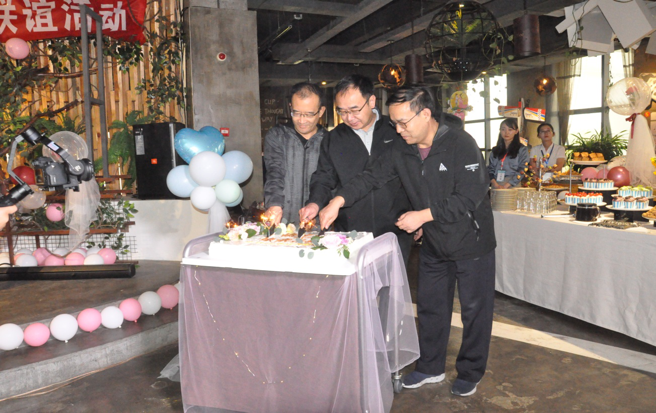 泓源公司舉辦“情定七夕·緣來(lái)是你”政銀企青年聯(lián)誼活動(dòng)(圖3) 泓源公司舉辦“情定七夕·緣來(lái)是你”政銀企青年聯(lián)誼活動(dòng)(圖3)