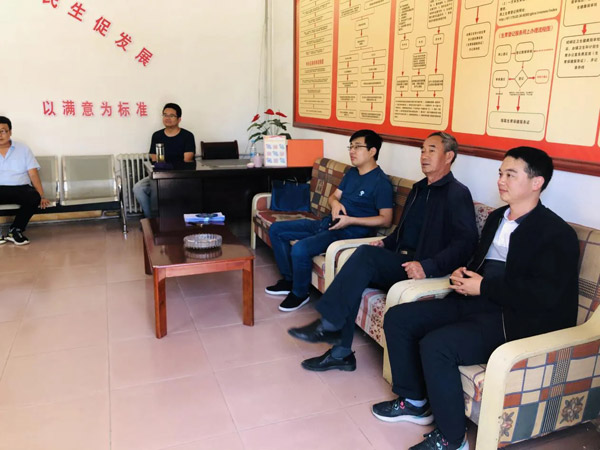 泓源公司慰問供熱三期項(xiàng)目一線工作人員(圖2) 泓源公司慰問供熱三期項(xiàng)目一線工作人員(圖2)