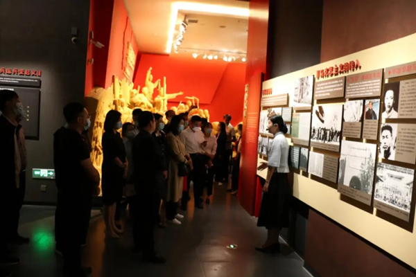 平?jīng)鲢垂军h委組織各支部開展“重溫歷史、砥礪前行”(圖2)