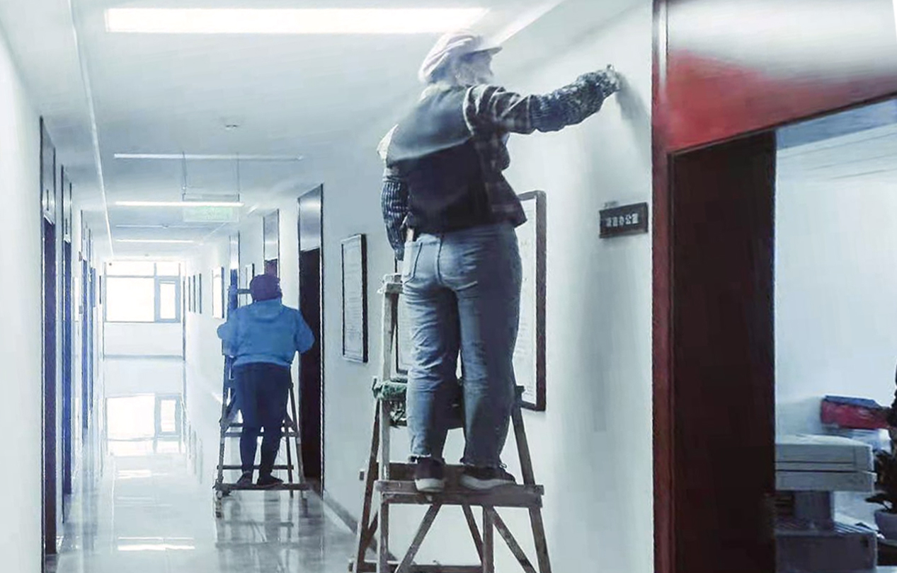 泓潤(rùn)物業(yè)公司開(kāi)展設(shè)施維護(hù)工作(圖2) 泓潤(rùn)物業(yè)公司開(kāi)展設(shè)施維護(hù)工作(圖2)