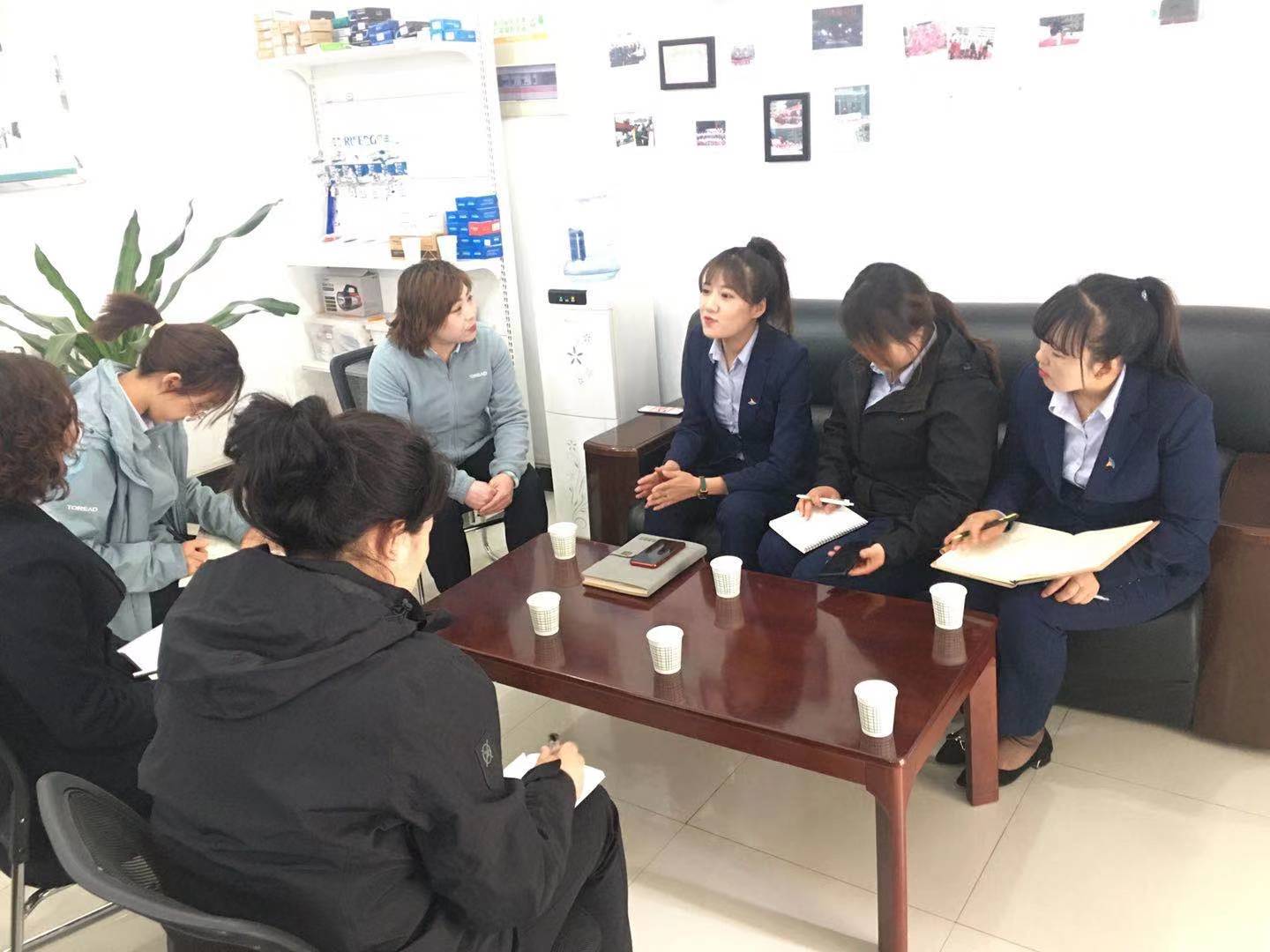 泓潤物業(yè)公司赴康居物業(yè)公司交流學(xué)習(xí)(圖2) 泓潤物業(yè)公司赴康居物業(yè)公司交流學(xué)習(xí)(圖2)