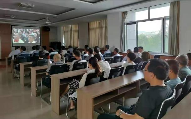 泓源公司集中收看慶祝中國共產(chǎn)黨成立100周年大會實(shí)況(圖5) 泓源公司集中收看慶祝中國共產(chǎn)黨成立100周年大會實(shí)況(圖5)