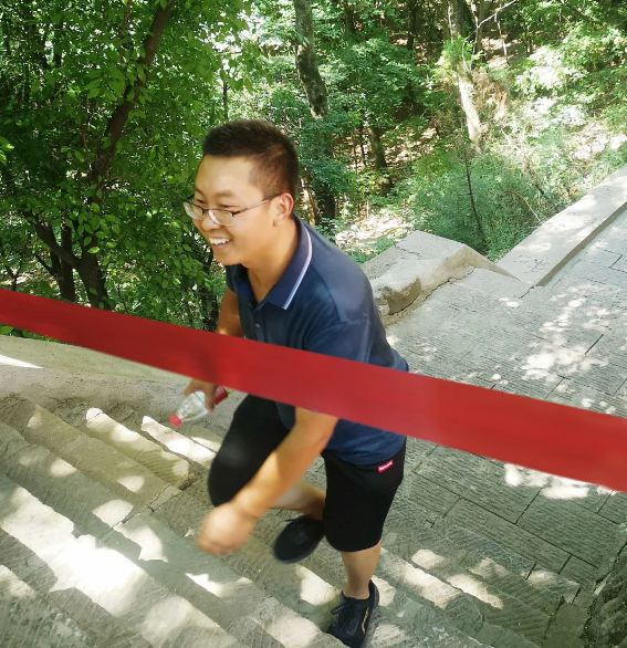 增強(qiáng)團(tuán)隊(duì)合力 展示泓源風(fēng)采 ——泓源公司開展登山比賽活動(dòng)(圖6) 增強(qiáng)團(tuán)隊(duì)合力 展示泓源風(fēng)采 ——泓源公司開展登山比賽活動(dòng)(圖6)