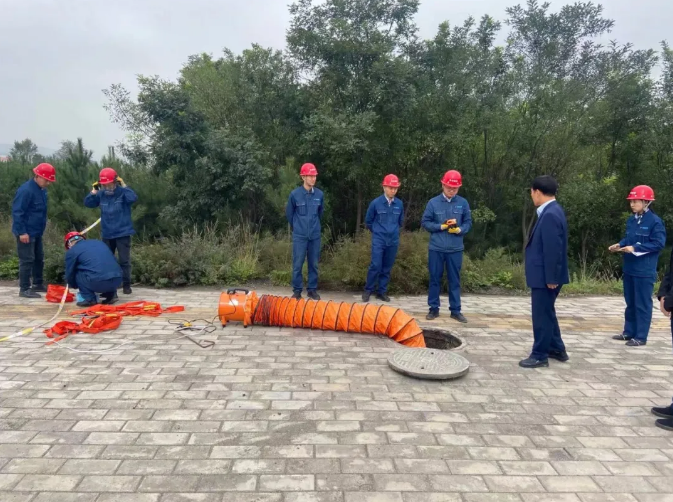 防患未然 未雨綢繆--泓源能源供應(yīng)公司開展2021年供熱突發(fā)事件綜合應(yīng)急演練(圖4) 防患未然 未雨綢繆--泓源能源供應(yīng)公司開展2021年供熱突發(fā)事件綜合應(yīng)急演練(圖4)