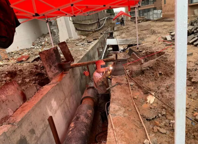 “國(guó)慶假日我在崗”——泓源公司國(guó)慶假日趕工期保民生(圖2) “國(guó)慶假日我在崗”——泓源公司國(guó)慶假日趕工期保民生(圖2)