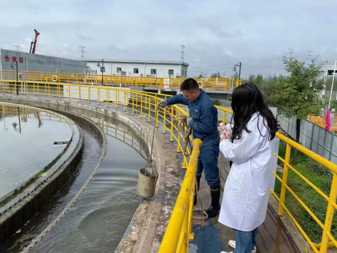 “國慶假日我在崗”——用堅守書寫泓源精神(圖5) “國慶假日我在崗”——用堅守書寫泓源精神(圖5)