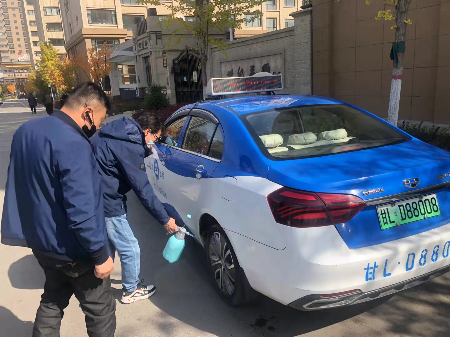 文明創(chuàng)建我先行——泓源出租車公司多措并舉助力文明城市創(chuàng)建(圖2) 文明創(chuàng)建我先行——泓源出租車公司多措并舉助力文明城市創(chuàng)建(圖2)