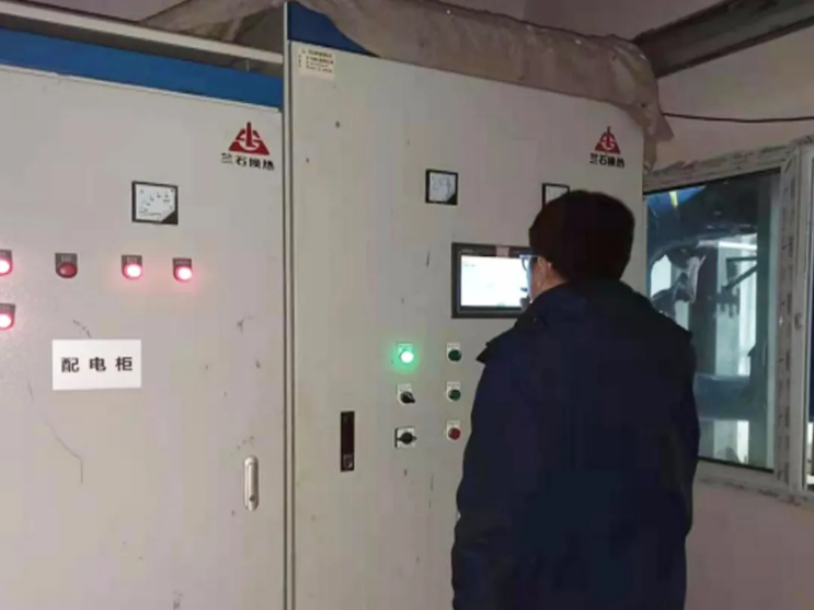 泓源能源供應(yīng)公司全力保障供熱質(zhì)量服務(wù)群眾溫暖過冬(圖2) 泓源能源供應(yīng)公司全力保障供熱質(zhì)量服務(wù)群眾溫暖過冬(圖2)