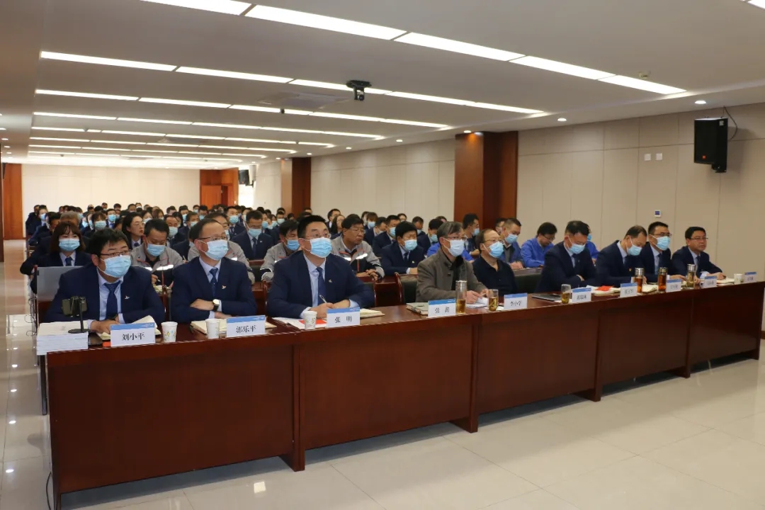 重整行裝再出發(fā)——市產(chǎn)投集團(tuán)召開改革重組動(dòng)員會(huì)議(圖2) 重整行裝再出發(fā)——市產(chǎn)投集團(tuán)召開改革重組動(dòng)員會(huì)議(圖2)