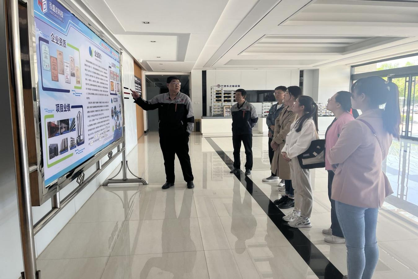 市產(chǎn)投集團(tuán)開(kāi)展新員工入職培訓(xùn)(圖3) 市產(chǎn)投集團(tuán)開(kāi)展新員工入職培訓(xùn)(圖3)