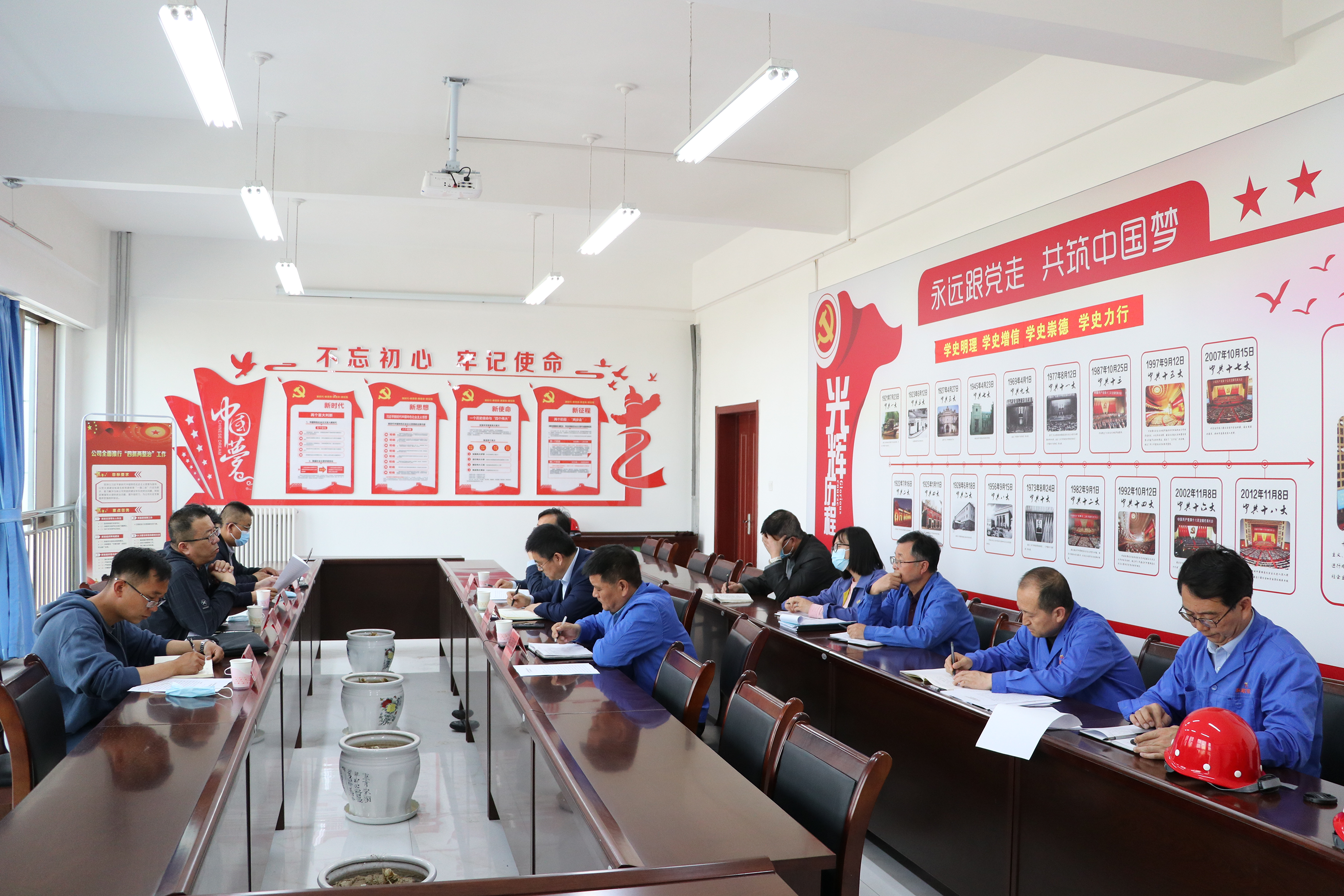 酒鋼集團考察豐收機械公司(圖2) 酒鋼集團考察豐收機械公司(圖2)