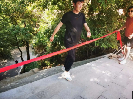 助力文旅市場 展示產投風采——市產投集團組織開展員工登山比賽活動(圖9) 助力文旅市場 展示產投風采——市產投集團組織開展員工登山比賽活動(圖9)