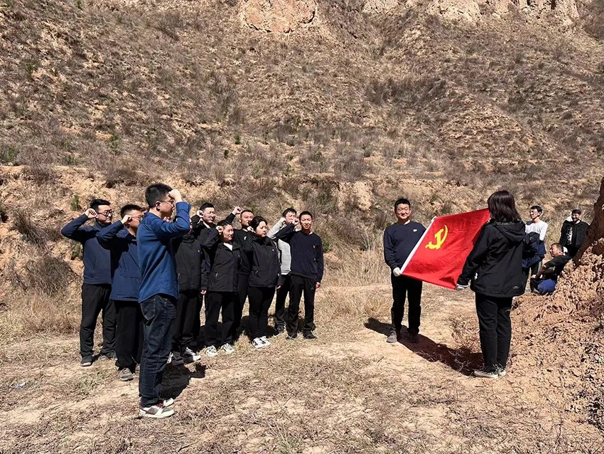 市產(chǎn)投集團開展義務植樹活動(圖3) 市產(chǎn)投集團開展義務植樹活動(圖3)