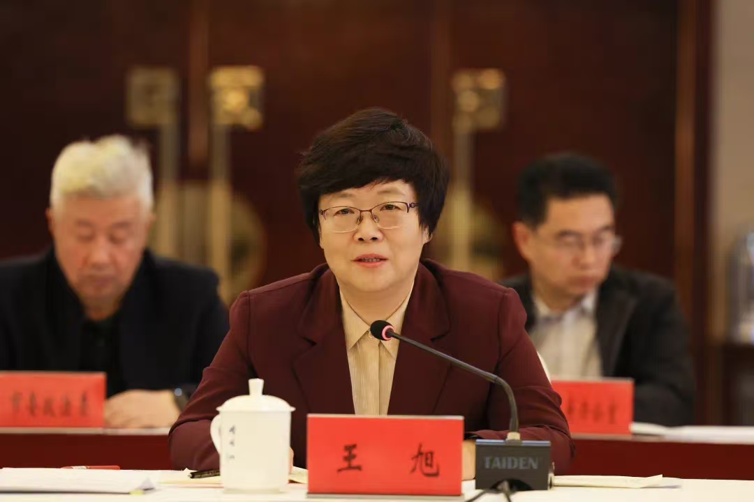 平?jīng)雠c甘肅省民航機(jī)場集團(tuán)簽訂平?jīng)鰴C(jī)場項目合作框架協(xié)議(圖2) 平?jīng)雠c甘肅省民航機(jī)場集團(tuán)簽訂平?jīng)鰴C(jī)場項目合作框架協(xié)議(圖2)