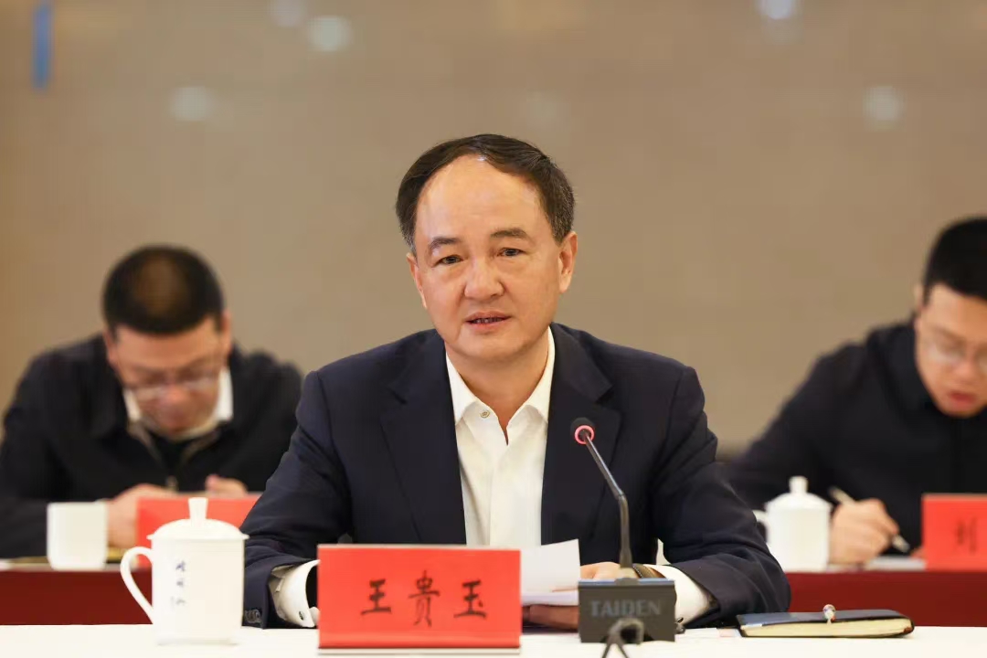 平?jīng)雠c甘肅省民航機(jī)場集團(tuán)簽訂平?jīng)鰴C(jī)場項目合作框架協(xié)議(圖3) 平?jīng)雠c甘肅省民航機(jī)場集團(tuán)簽訂平?jīng)鰴C(jī)場項目合作框架協(xié)議(圖3)