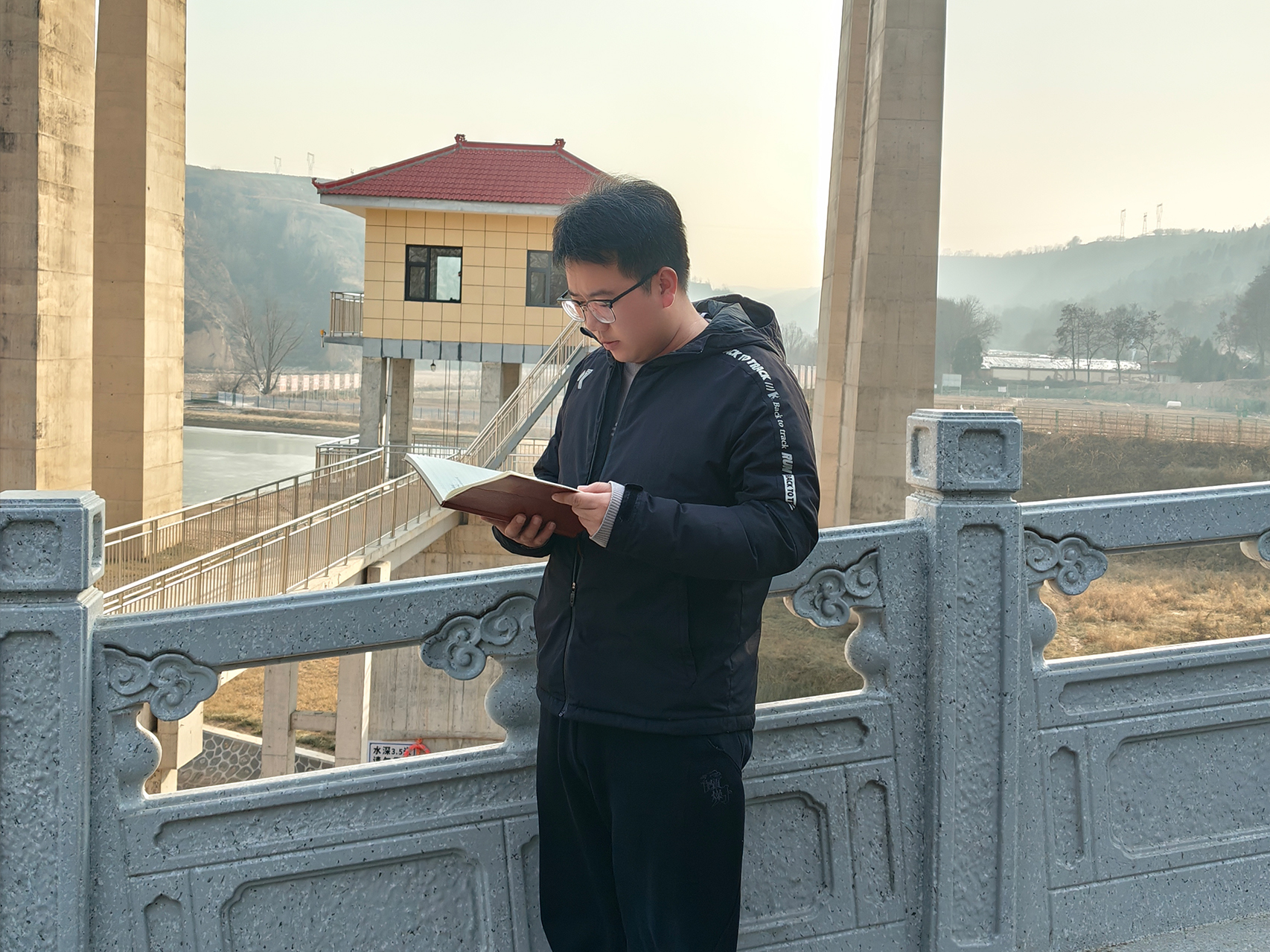 學(xué)習(xí)先進(jìn) 致敬榜樣——5人獲評(píng)集團(tuán)公司2024年度“產(chǎn)投榜樣”(圖2) 學(xué)習(xí)先進(jìn) 致敬榜樣——5人獲評(píng)集團(tuán)公司2024年度“產(chǎn)投榜樣”(圖2)